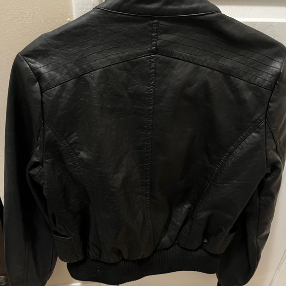 Leather jacket - Picture 4 of 4